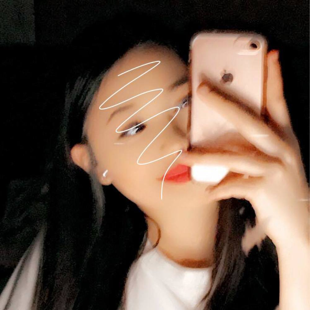 Meet your Posher, Daniela